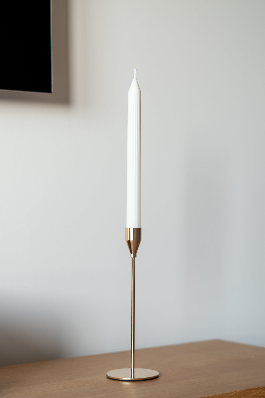 Castiçal Alto Dourado | Design Minimalista