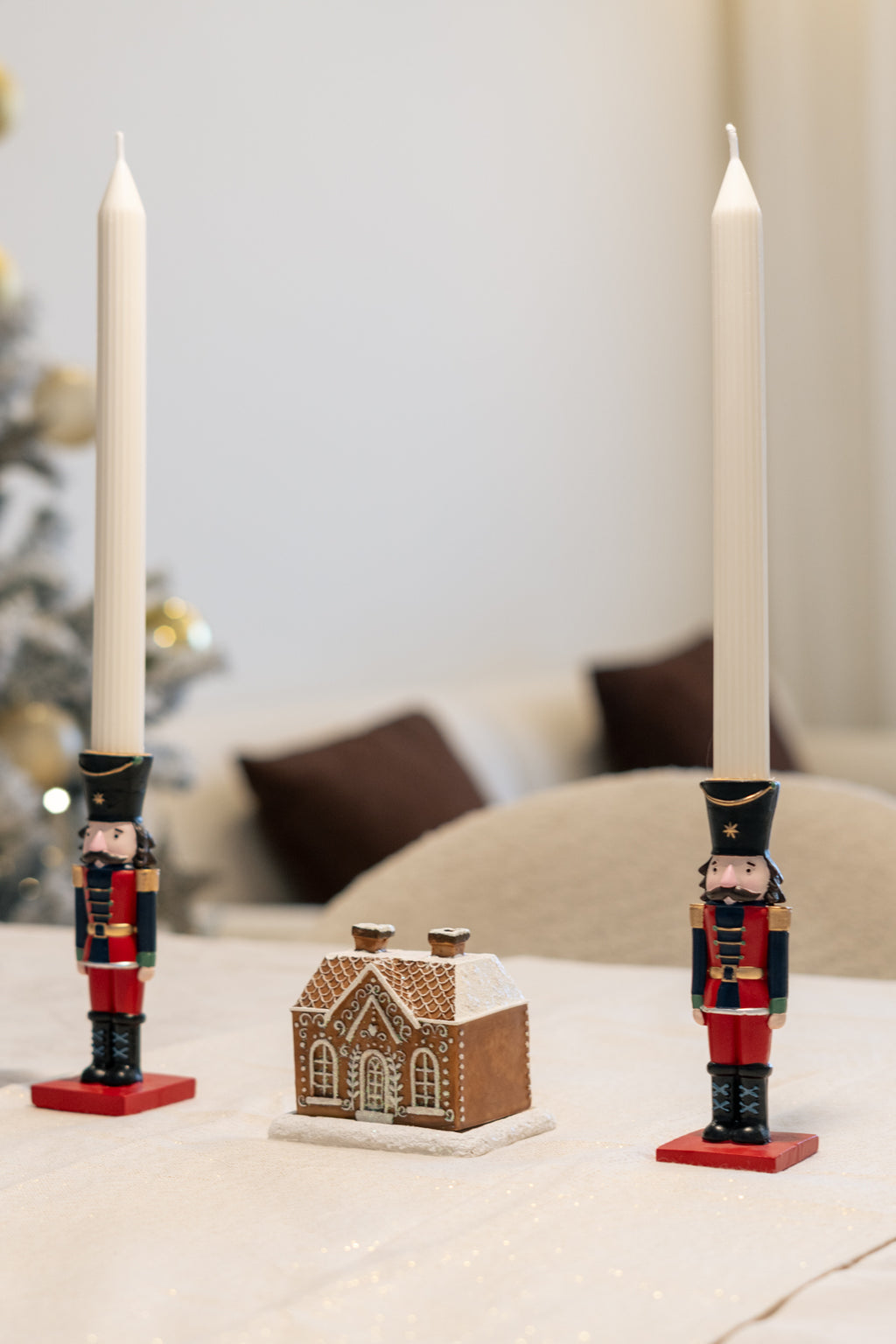 Porta-Velas Quebra-Nozes: Edição Real (Aroma Chocolate Quente)