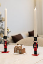 Porta-Velas Quebra-Nozes: Edição Real (Aroma Chocolate Quente)