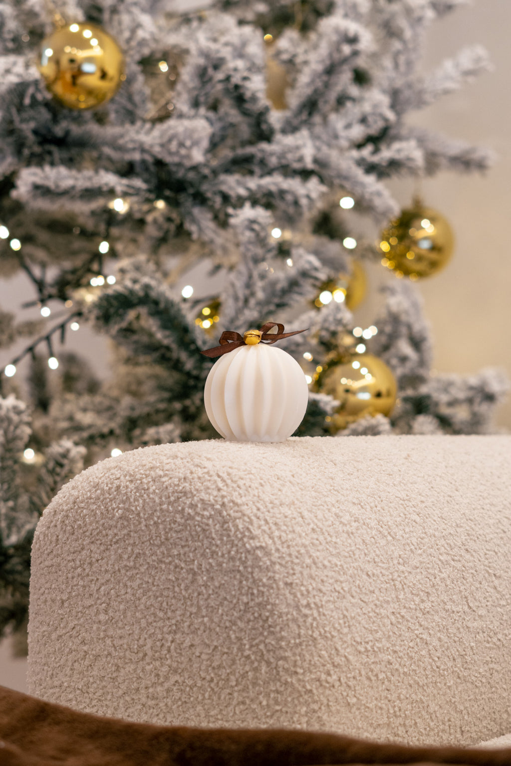 Vela Bola de Natal: Brilho Mágico (Chocolate e Café)