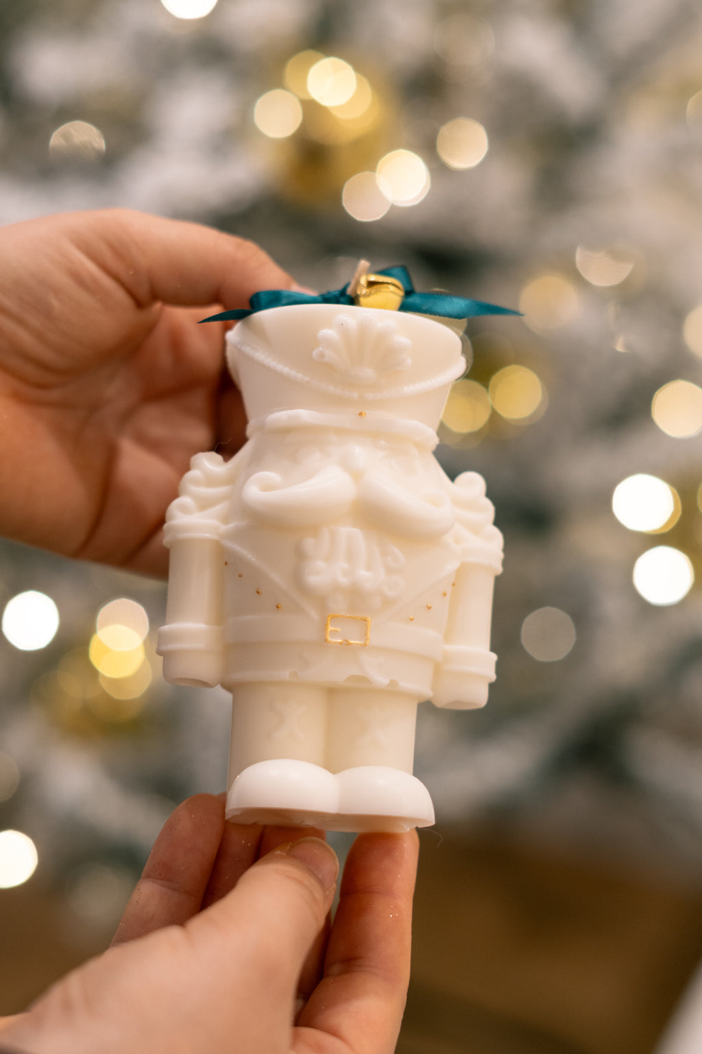 Vela Artesanal Quebra-Nozes: Toque Dourado (Canela)