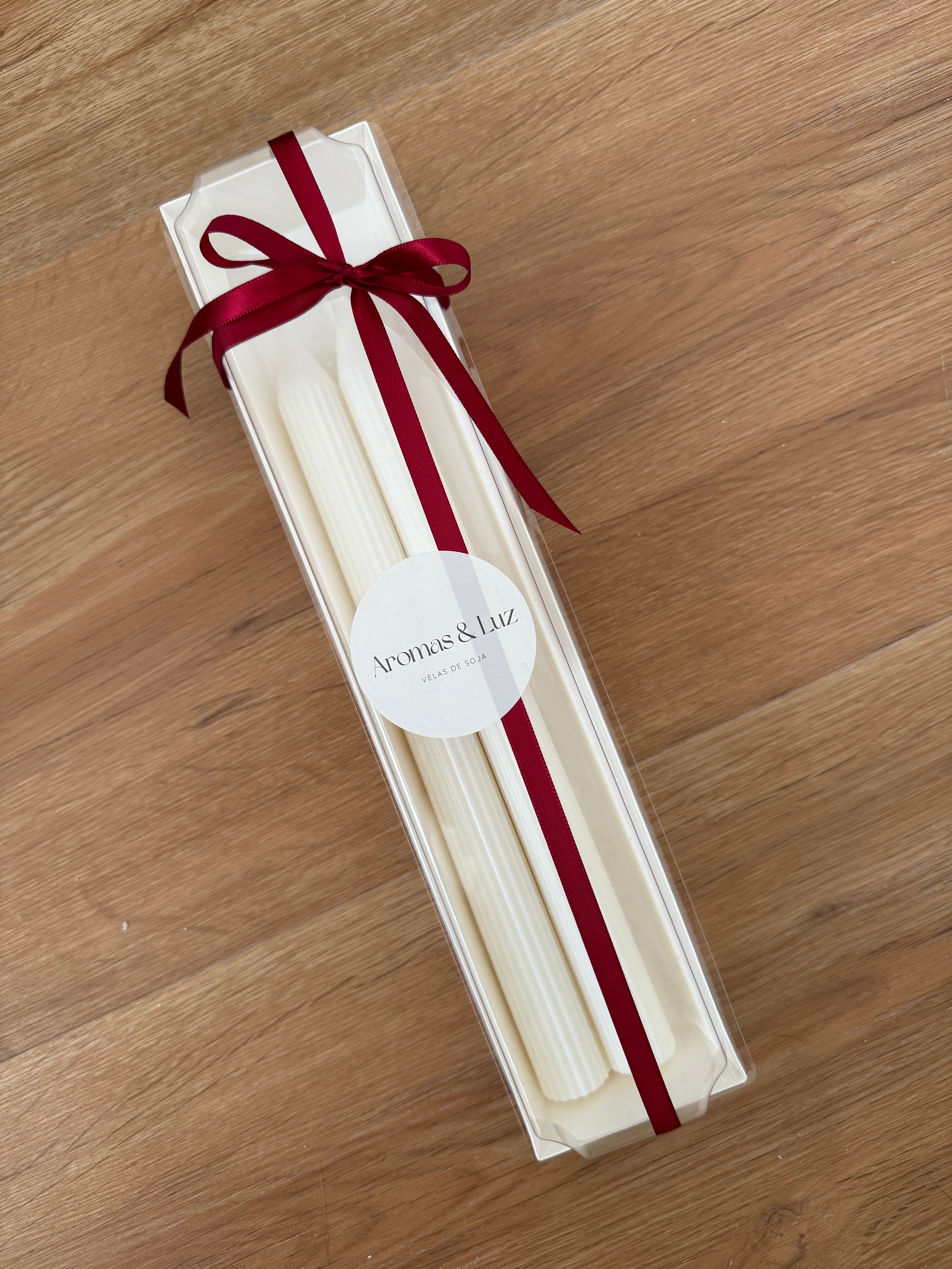 Pack Castiçal Dourado Slim + Duas Velas Caneladas