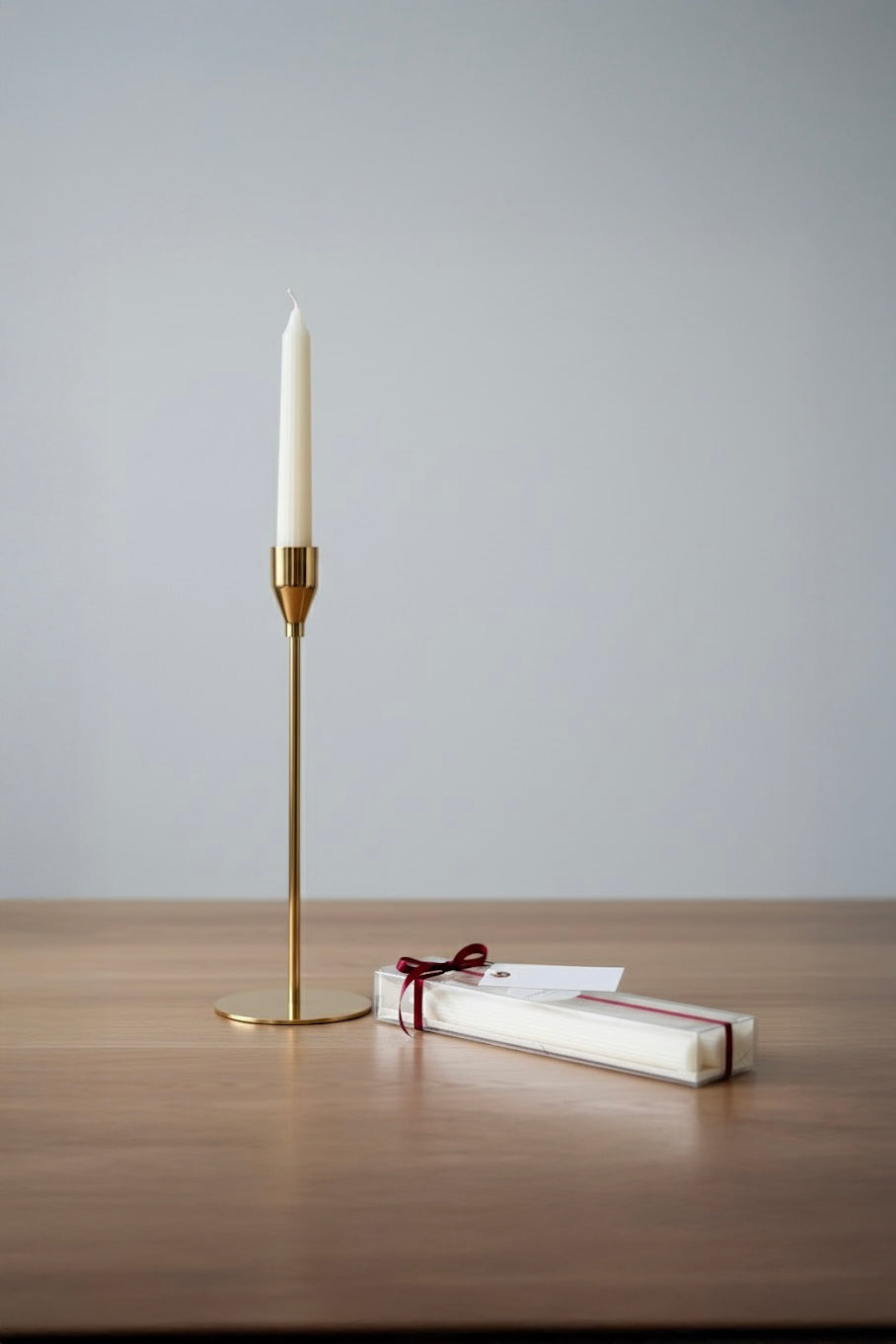 Pack Castiçal Dourado Slim + Duas Velas Caneladas