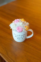 Caneca com Flores Eternas para Mãe – Presente Especial Dia da Mãe
