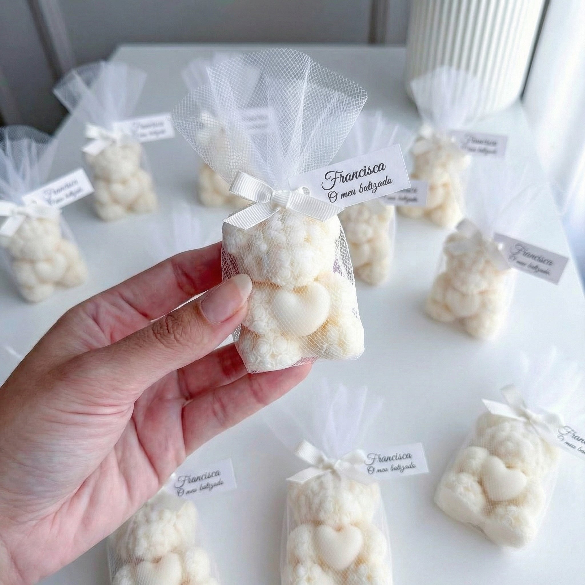 Vela mini ursinho com coração decorada para lembrança